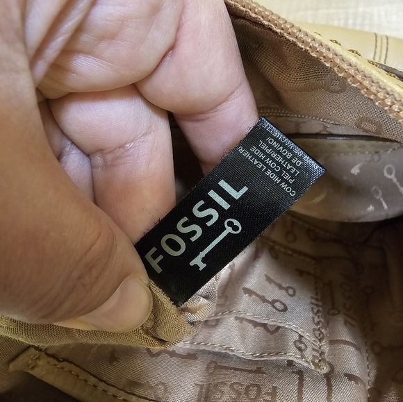 Vintage Fossil Crossbody - Picture 10 of 17